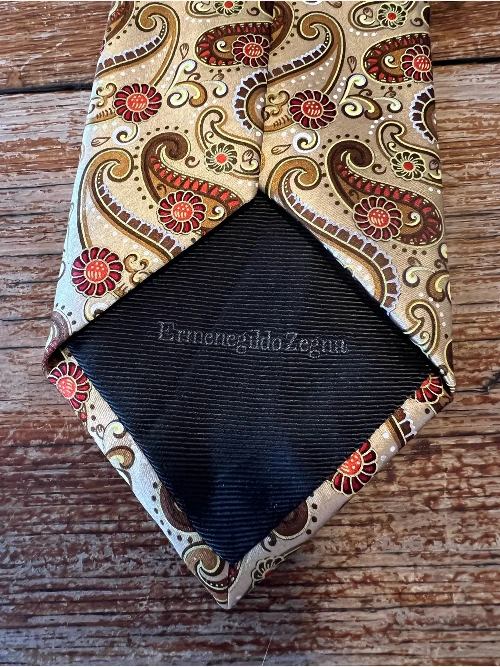 Ermenegildo Zegna Mens 100% Silk Neck Tie Gold Bronze Paisley Made in Italy